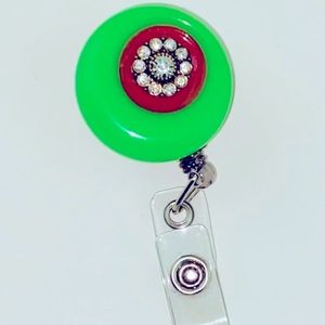Retractable badge holder
